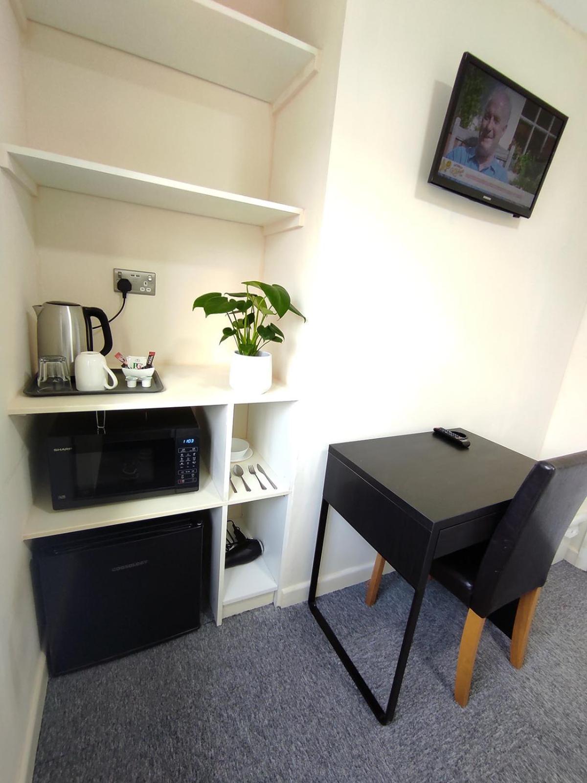 Osney Single Only For One Adult Apartment