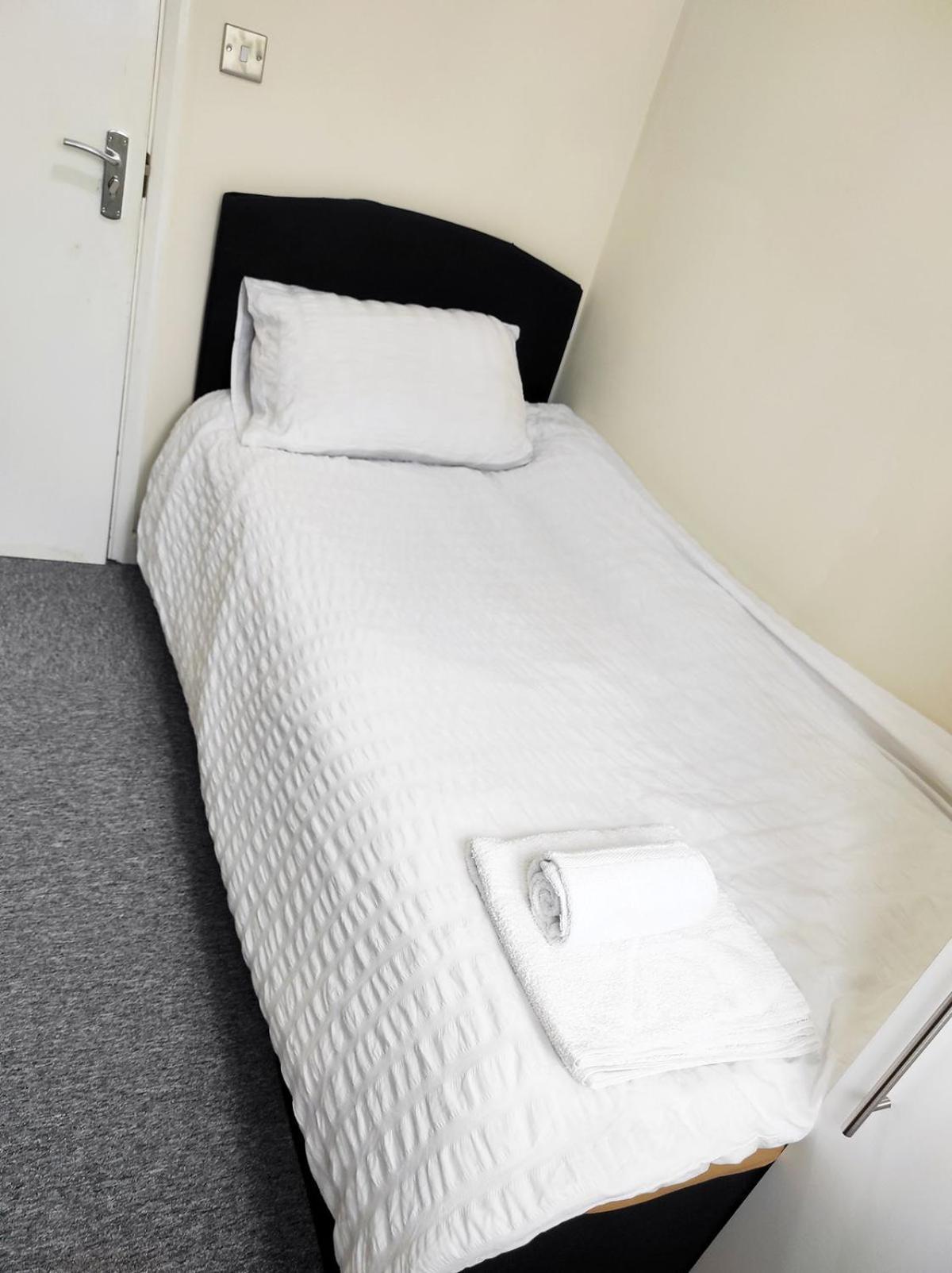 Apartment Osney Single Only For One Adult